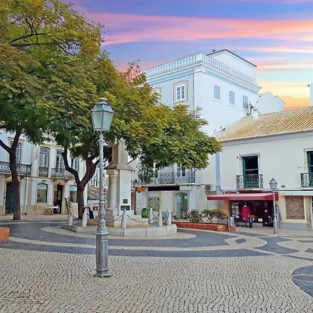 A74 - Rua Do Canal 1 Bed Flat شقة لاغوس